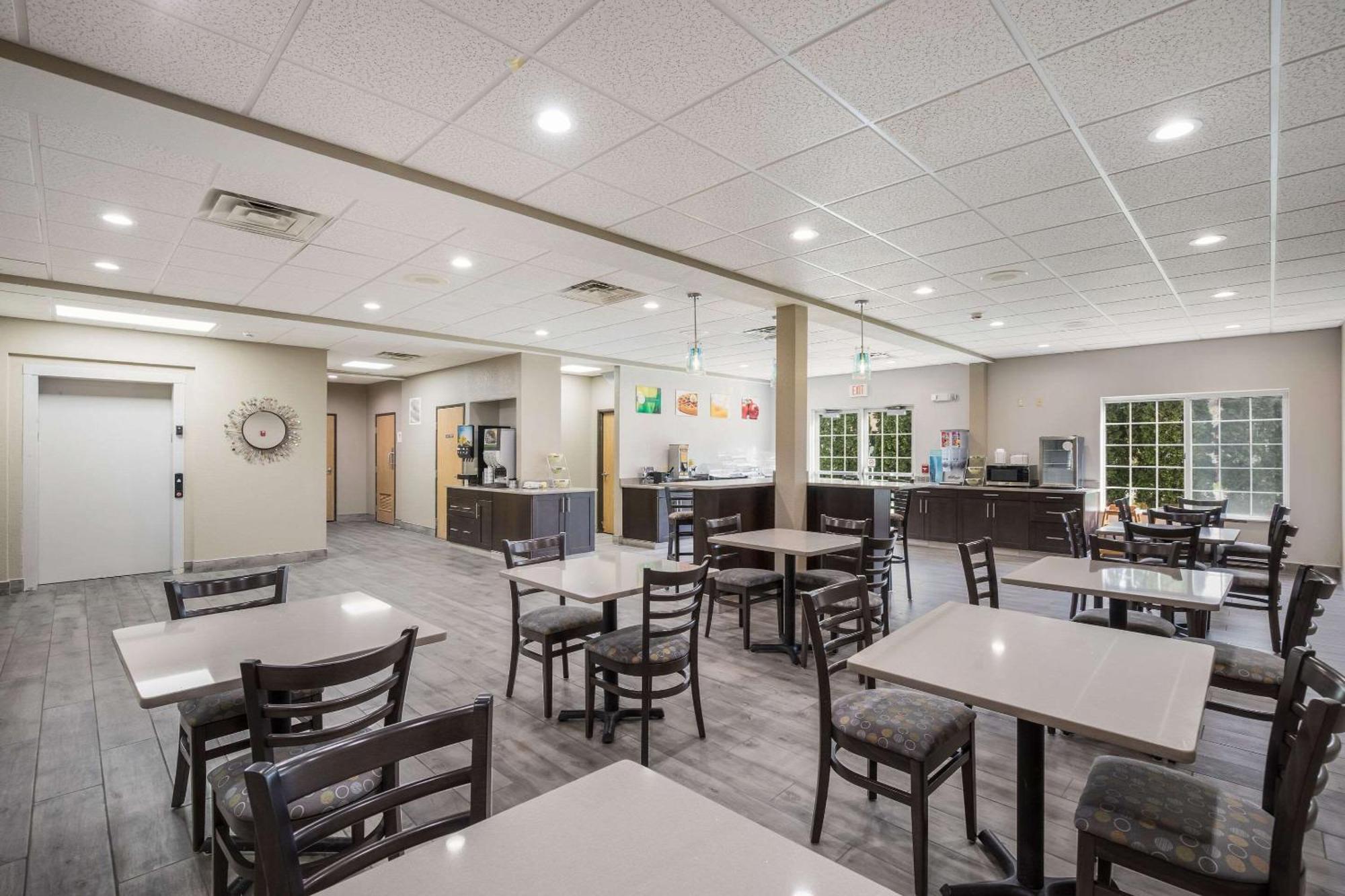 Quality Inn & Suites Lodi I-90 Exterior photo